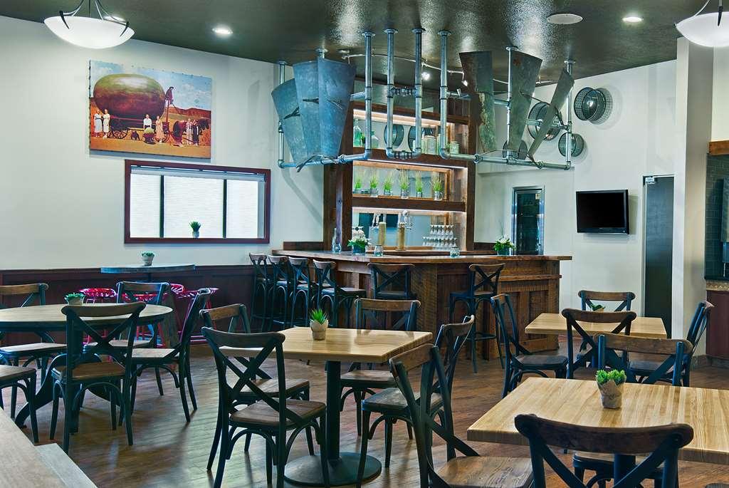 Oxford Suites Hermiston Restaurant foto
