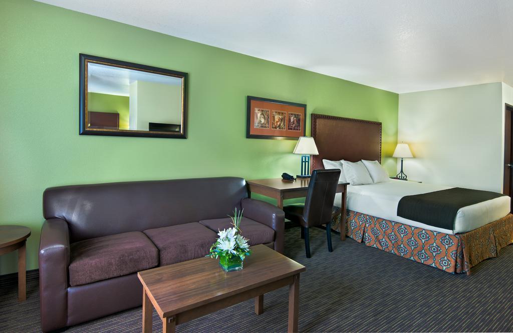 Oxford Suites Hermiston Buitenkant foto