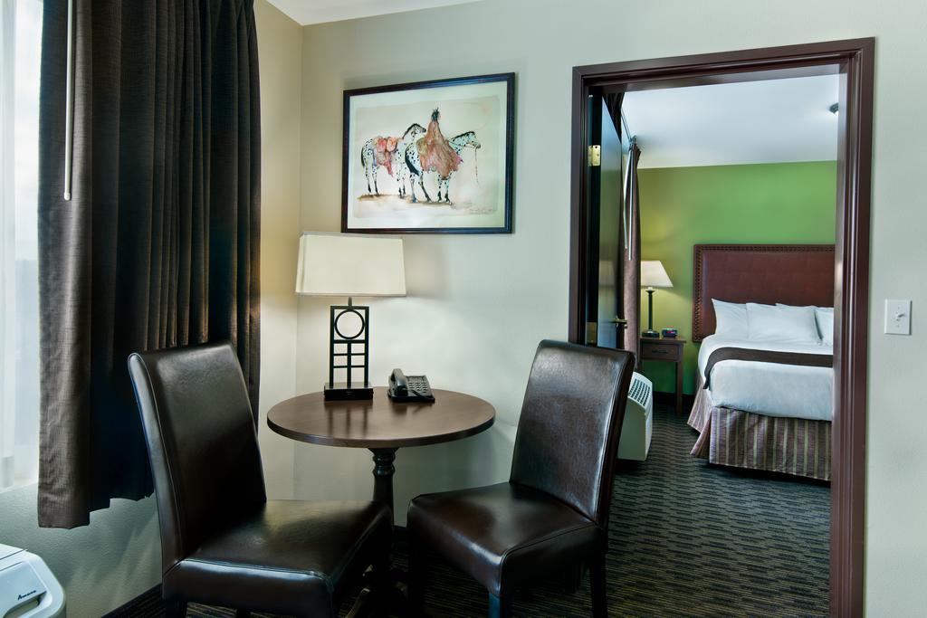 Oxford Suites Hermiston Buitenkant foto