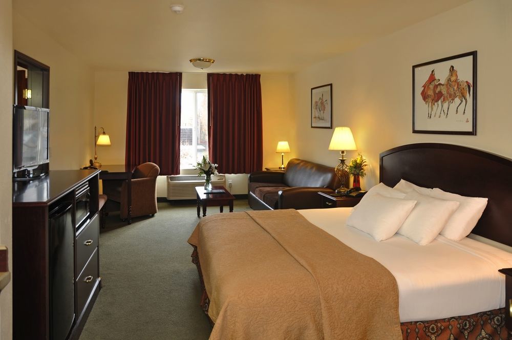 Oxford Suites Hermiston Buitenkant foto