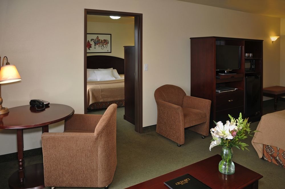 Oxford Suites Hermiston Buitenkant foto