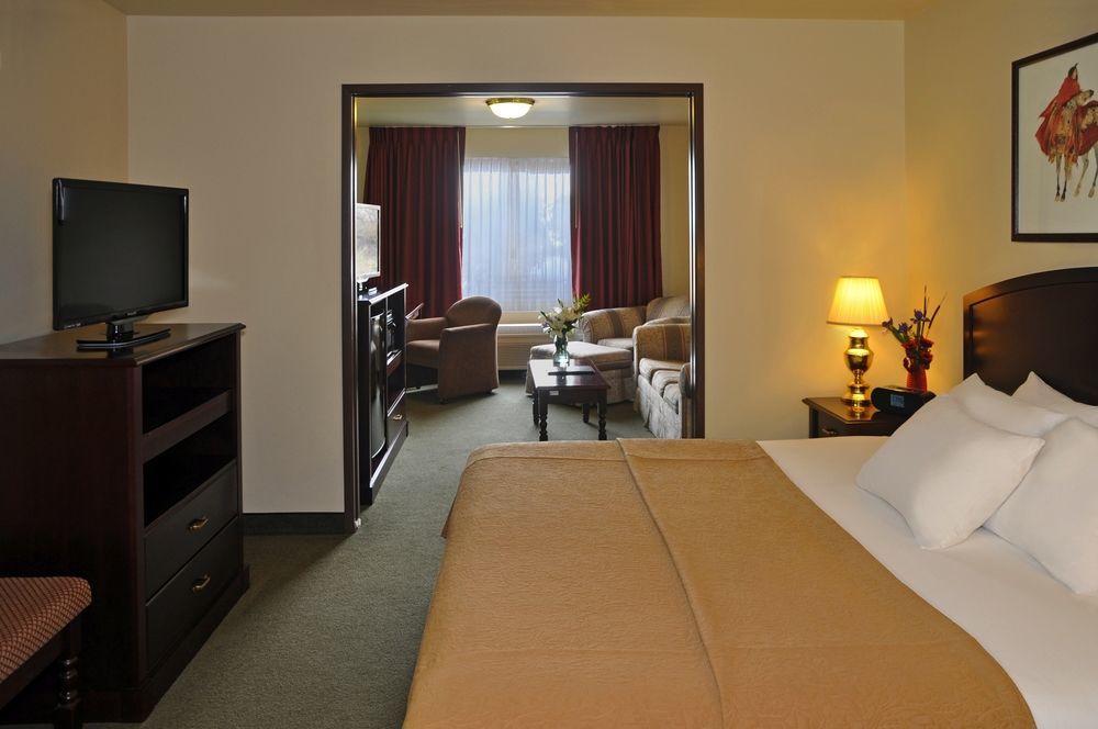 Oxford Suites Hermiston Buitenkant foto