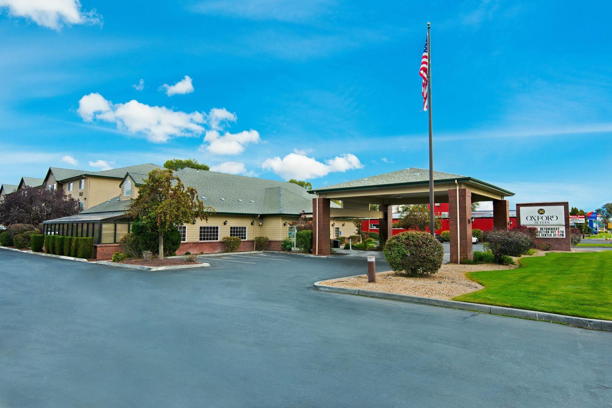 Oxford Suites Hermiston Buitenkant foto